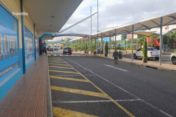Bân ngoài Sân bay Port Moresby International Airport
